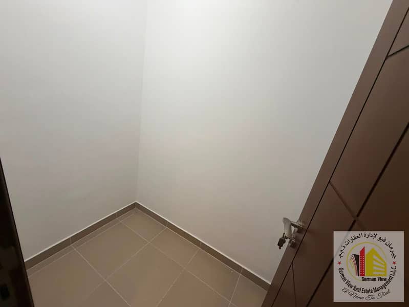 19 1000329982. jpg