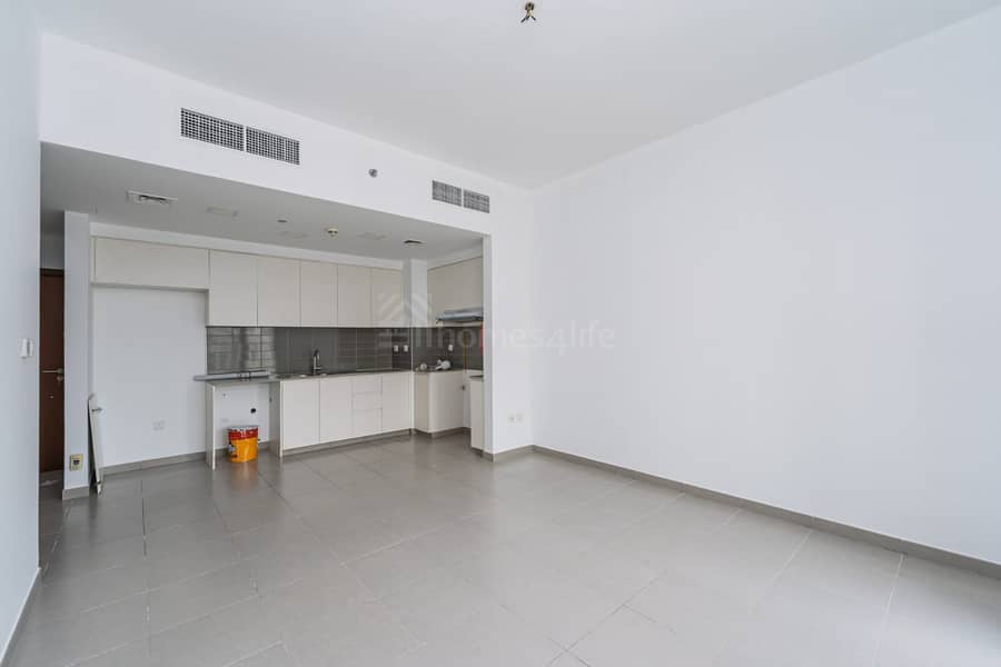 Spacious | Pool View | Well Maintained | Vacant Spacious | Pool View | Well Maintained | Vacant