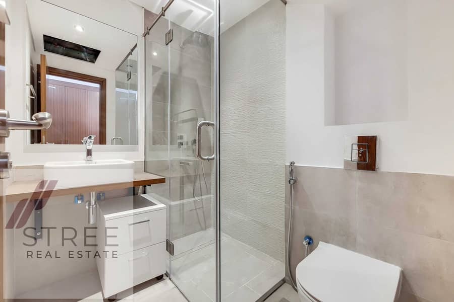 8 3_Shower Room-0. jpg