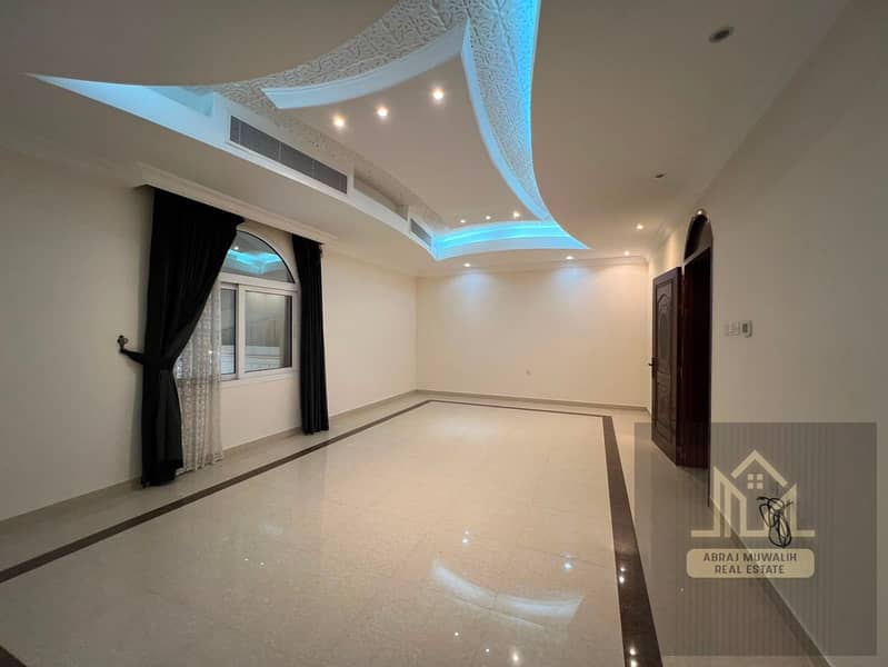 15 76c575fa-2873-4898-a2fa-cadefc78d047. jpg