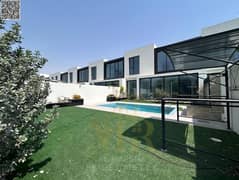 A villa with a price including electricity, water and air conditioning fees on the main street, ready to move in, with a special discount for cash in