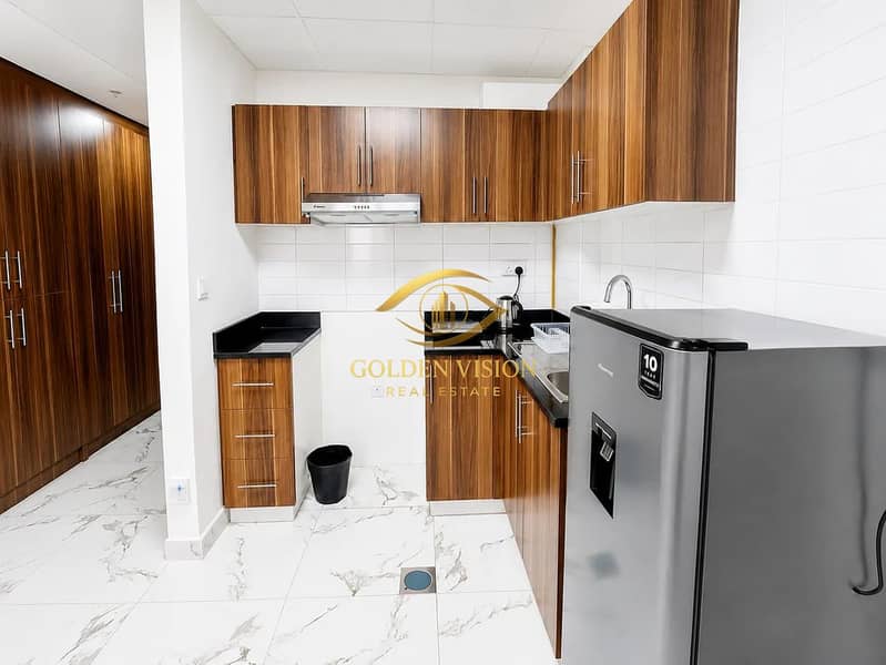 4 lavish-studio-for-sale-rare-triview-of-beach-community-v0-hhxdnhcj2n8h1. webp