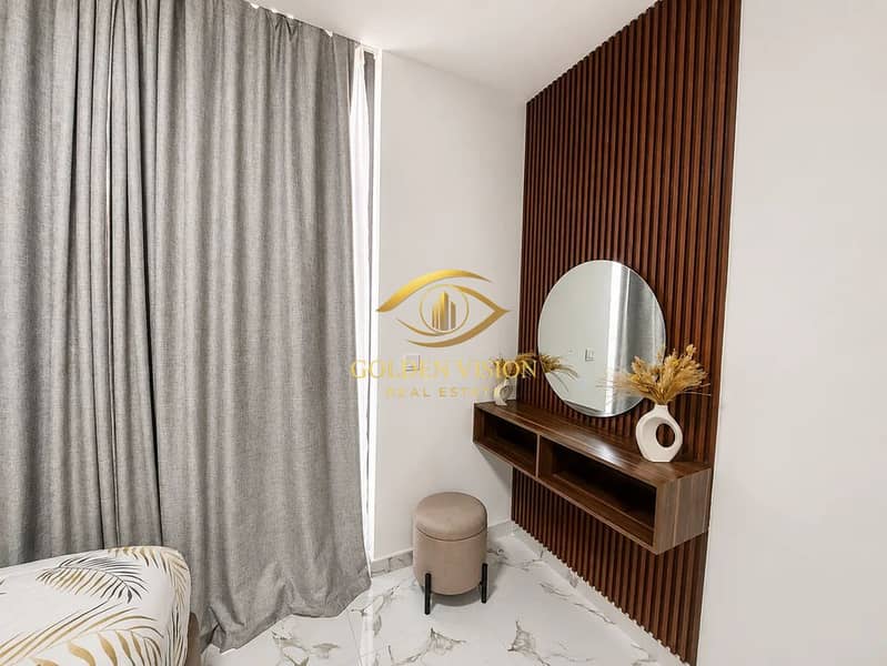 6 lavish-studio-for-sale-rare-triview-of-beach-community-v0-kzlxpicj2n8h1. webp