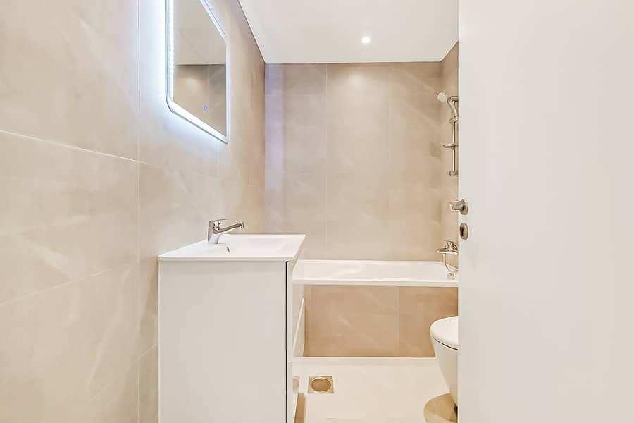 7 6-main-ensuite-0. jpg