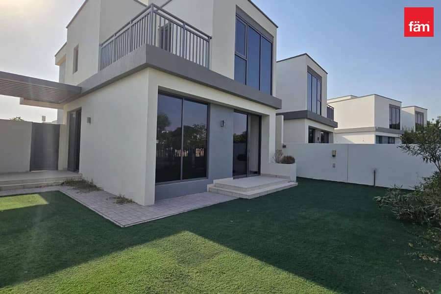 Well Maintained | Corner Unit | Vacant Well Maintained | Corner Unit | Vacant