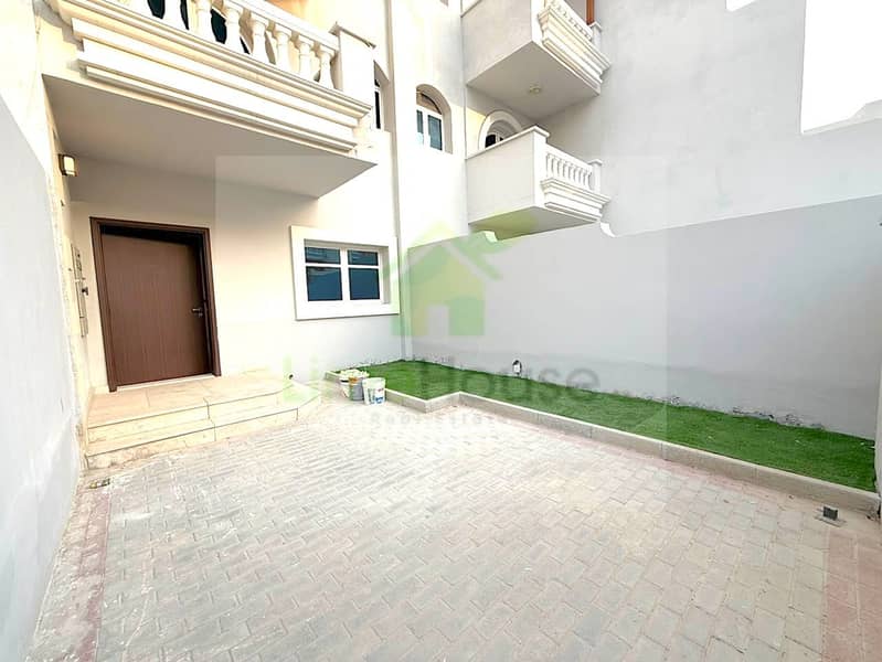 19 seasons-community-jvc-townhouse-private-entrance-courtyard-parking. jpg