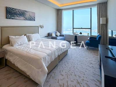 Studio for Rent in Palm Jumeirah, Dubai - Vacant | Stunning Palm and Sea View | High Floor Studio for Rent in Palm Jumeirah, Dubai - Vacant | Stunning Palm and Sea View | High Floor