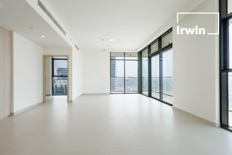 Top Floor | Corner Unit | 2 Parkings Top Floor | Corner Unit | 2 Parkings