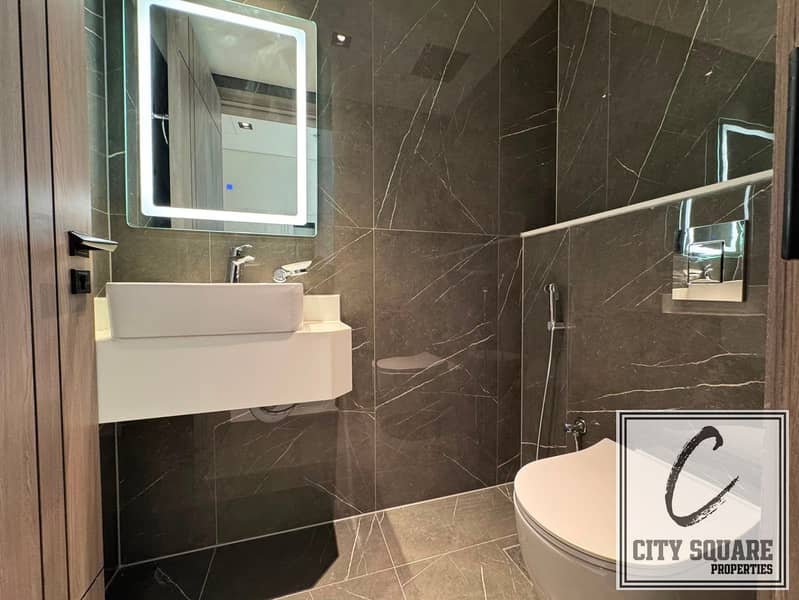 9 guestbath. jpeg