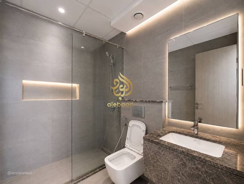11 1000122456. png