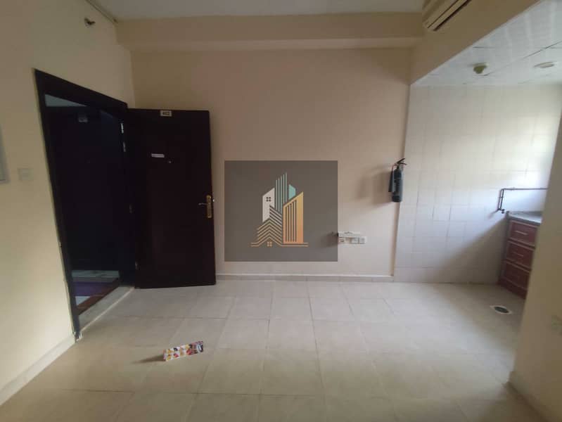 3 83241. jpg