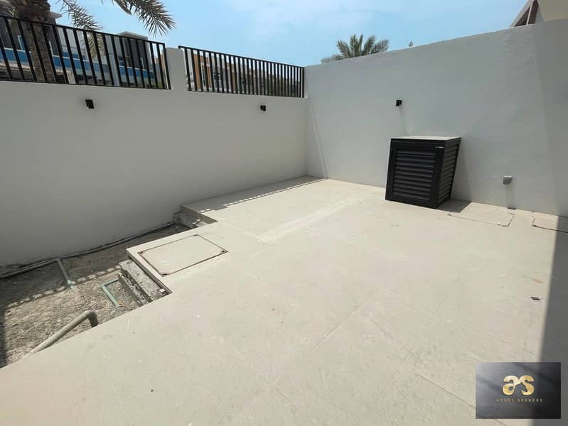 36 Z10. jpeg