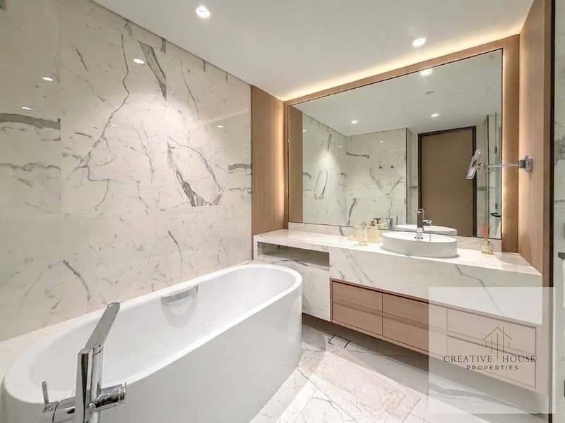19 Bathroom 2. jpg