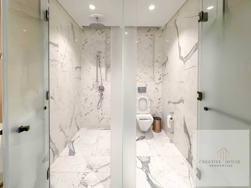 20 Bathroom 4. jpg