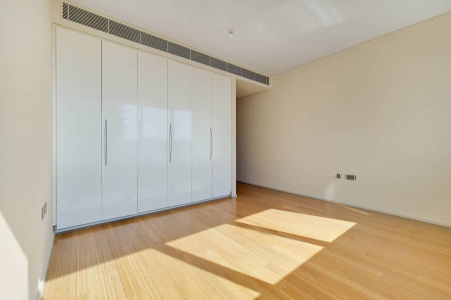 7 Image 0