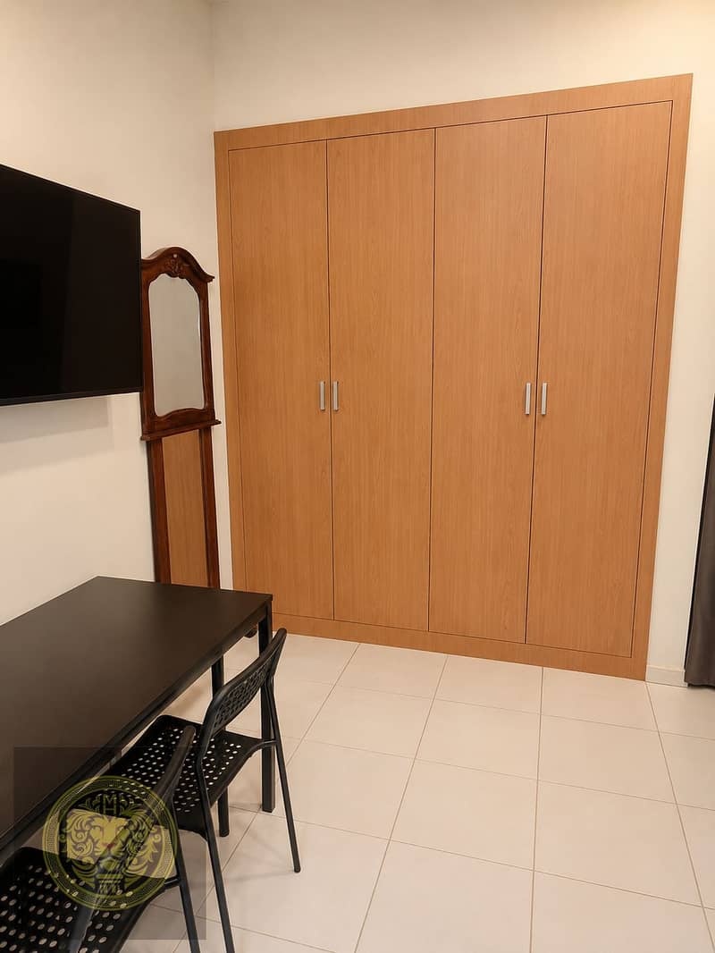 4 Clean Wardrobes. png
