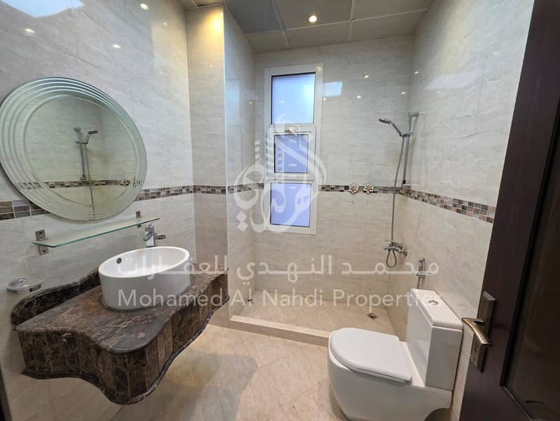 16 502454d3-4c41-407b-ad2f-cdb6ee6b4b4f. jpg