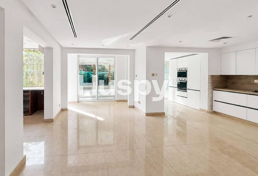 Renovated 4E | Covered Patio | Vacant Renovated 4E | Covered Patio | Vacant