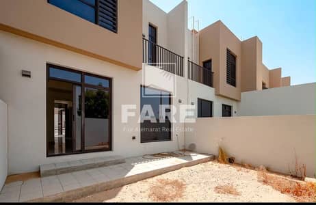 3 habitaciones Townhouse para en Venta en Al Tai, Sharjah - 39ac2cfd-8b99-4b08-9695-29b156028173. jpeg