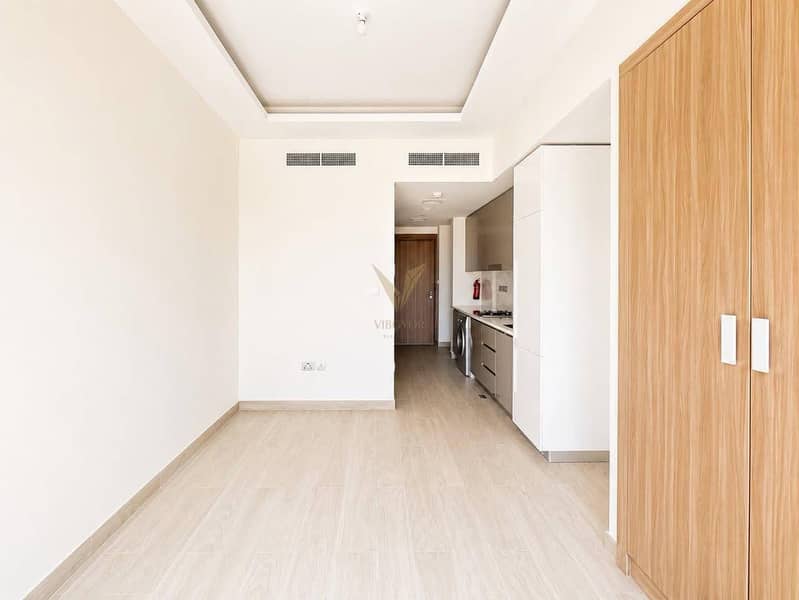 AMENITIES VIEW I SEMI-FURNISHED I BRIGHT LAYOUT AMENITIES VIEW I SEMI-FURNISHED I BRIGHT LAYOUT