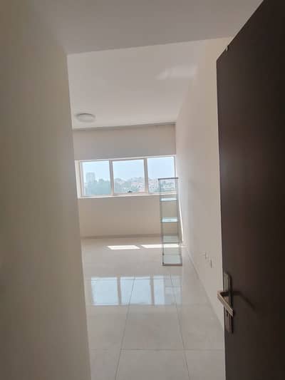 阿尔马贾兹， 夏尔迦 2 卧室单位待租 - WhatsApp Image 2026-08-06 at 12.07. 02 (1). jpeg
