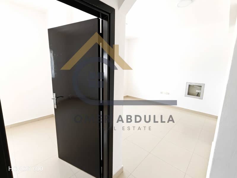11 7715. jpg
