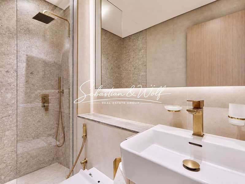 8 07_Clean_Bathroom_Shower. jpg