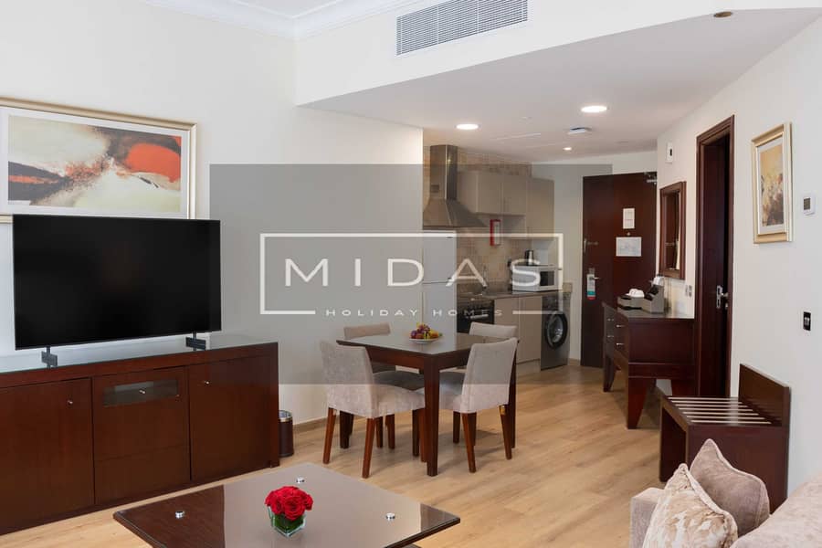 2 Studio- Living-Kitchen. jpg