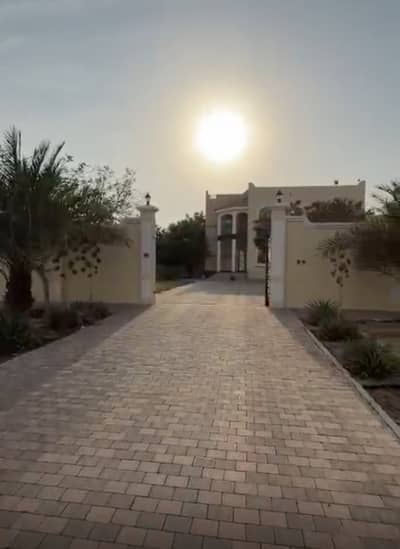 10+ Habitaciones Villa para en Alquiler en Al Jurf, Ajman - WhatsApp Image 2026-08-08 at 13.42. 03 (1). jpeg 10+ Habitaciones Villa para en Alquiler en Al Jurf, Ajman - WhatsApp Image 2026-08-08 at 13.42. 03 (1). jpeg