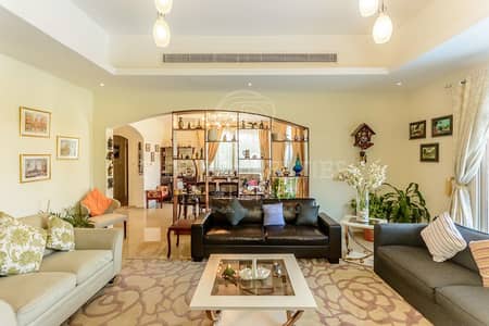 Upgraded villa | Corner Plot | Private Pool Upgraded villa | Corner Plot | Private Pool