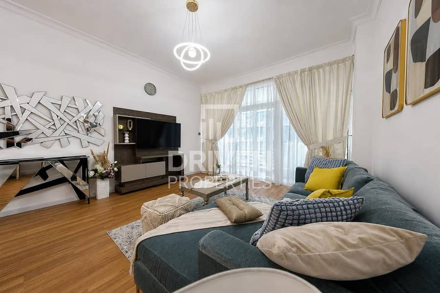 Partial Canal View | Furnished | Upgraded | Vacant Partial Canal View | Furnished | Upgraded | Vacant