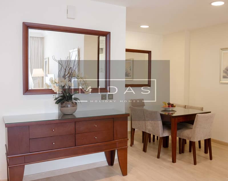 4 One Bed- Dining. jpg