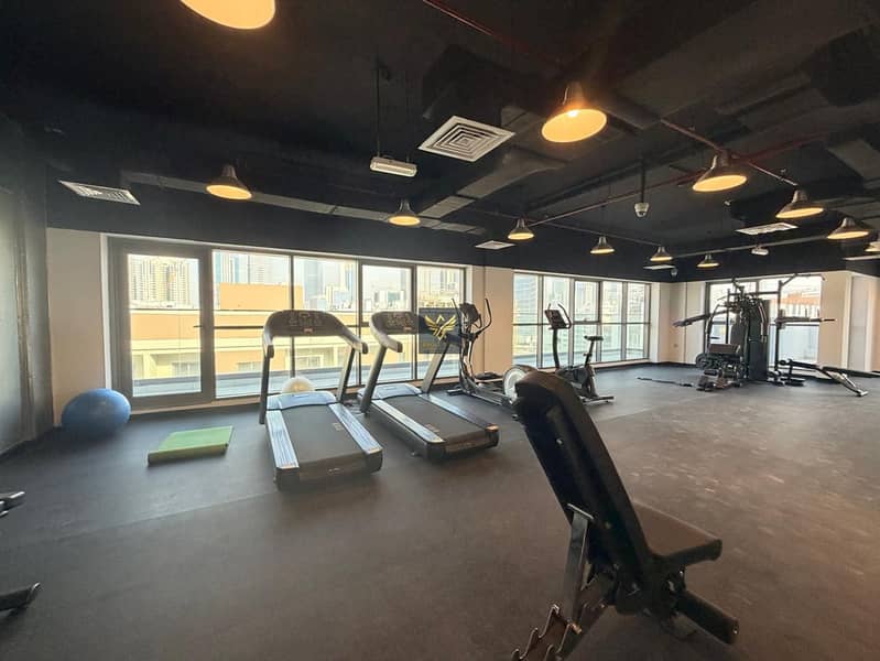 10 GYM,. jpeg