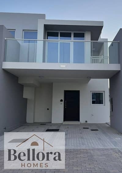 3 habitaciones Townhouse para en Venta en DAMAC Hills 2 (Akoya by DAMAC), Dubai - Front view. jpg 3 habitaciones Townhouse para en Venta en DAMAC Hills 2 (Akoya by DAMAC), Dubai - Front view. jpg