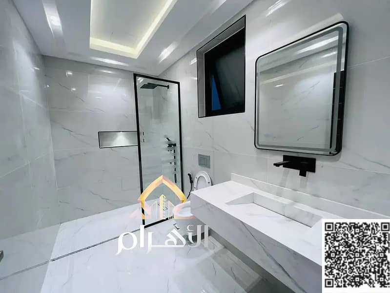 12 batch_838567064-1066x800. webp