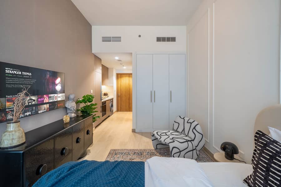 7 908, Riviera Beachfront - Tower B-12. jpg