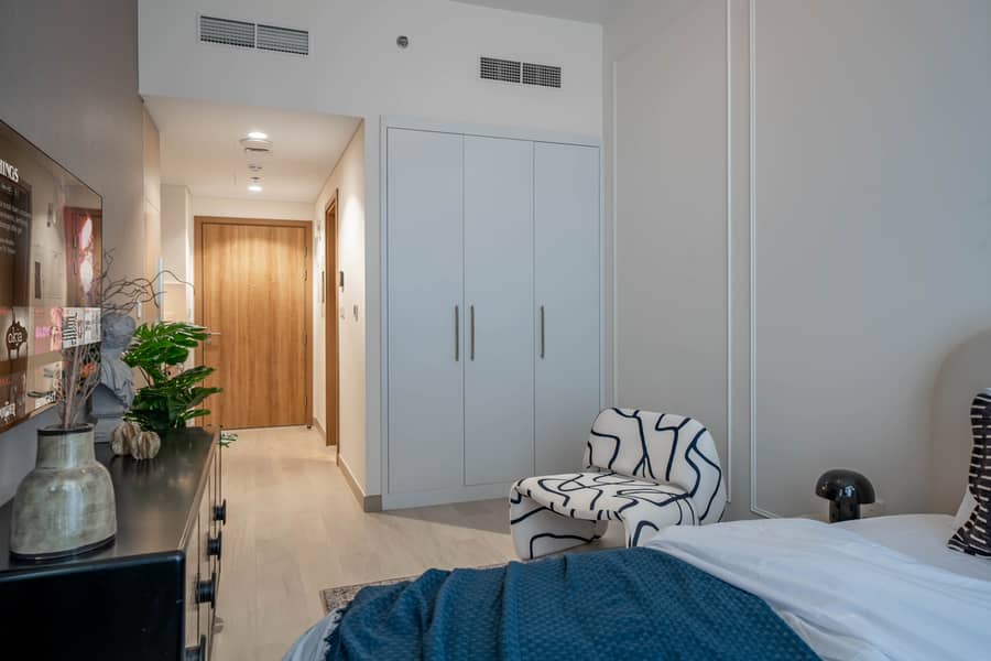 8 908, Riviera Beachfront - Tower B-11. jpg