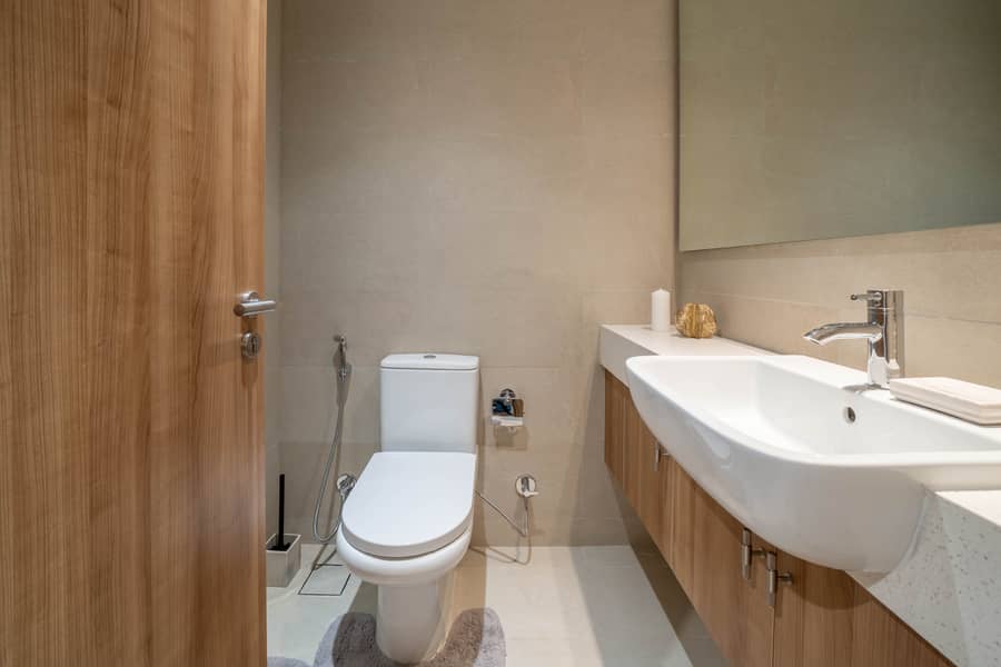 30 908, Riviera Beachfront - Tower B-8. jpg