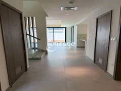 Double Row 3BR Duplex | Prime Location