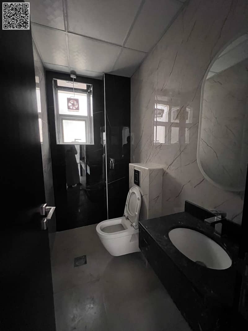 9 6153. jpg