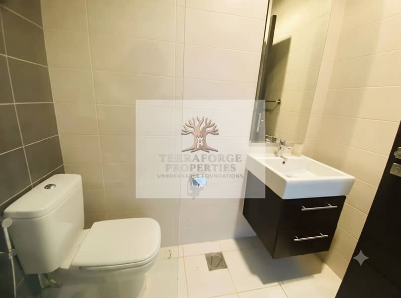 10 Gemini_Generated_Image_ioa54qioa54qioa5. png