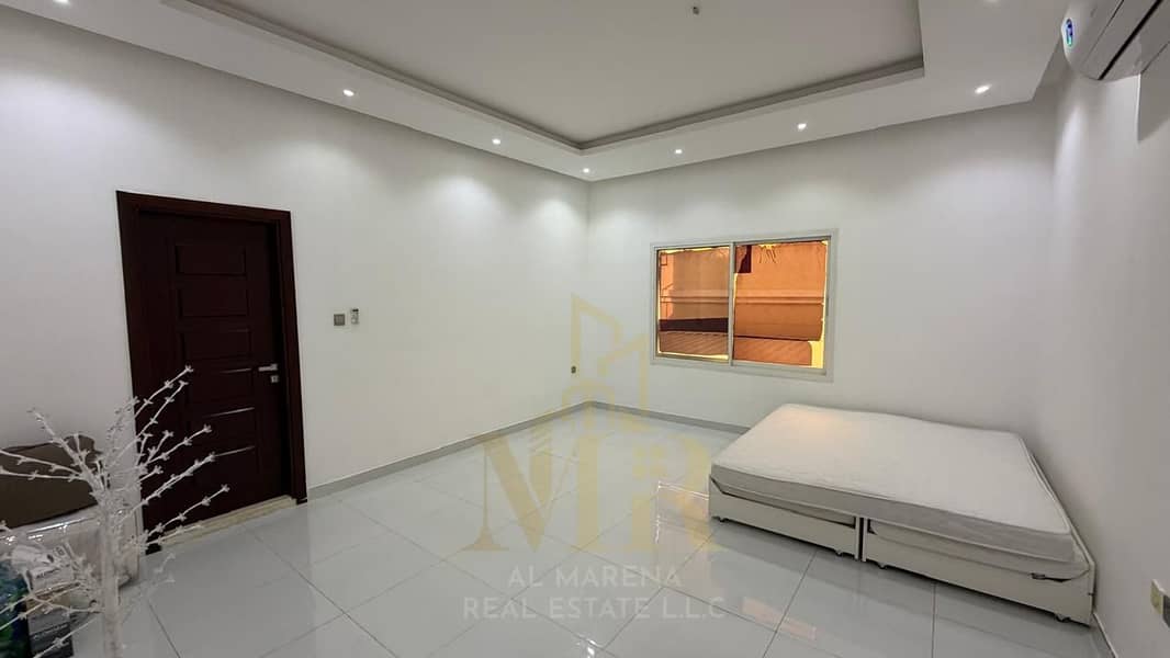 21 7747e0ed-7964-4e8e-a8d4-f814622d76fc. jpg