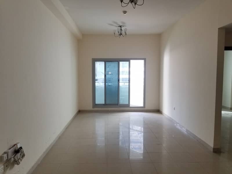 GREAT SIZE 1BHK CLOSE TO SAHARA MALL 4-CHEQS WITH PARKING FREE ONLY IN 32K