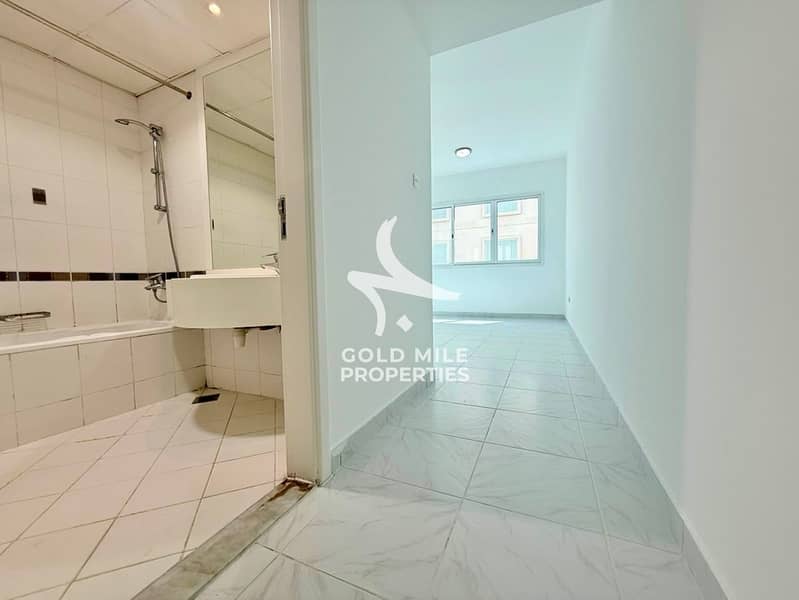 3 bd57ad9a-ae2b-4089-ad3e-4e488685ced9. jpg