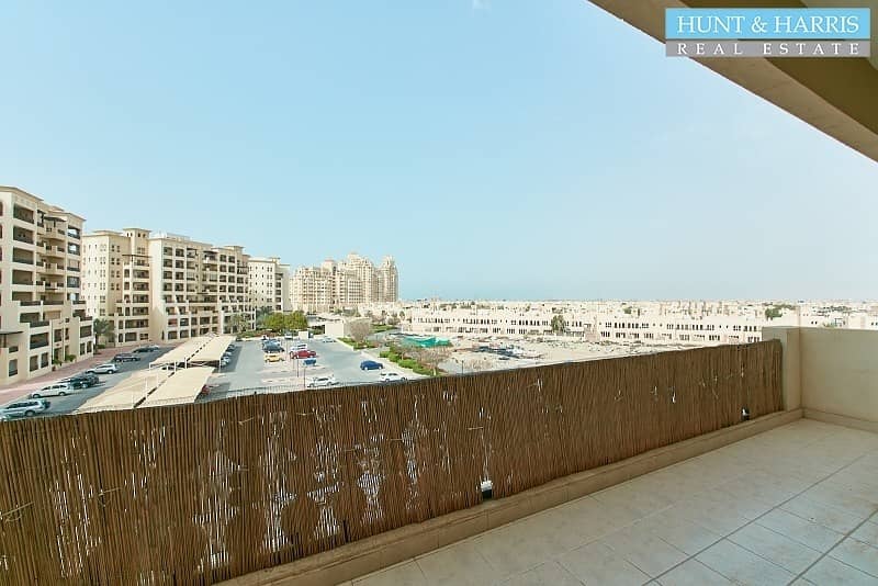 Spacious Living - Marina Apartments - Al Hamra Village