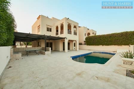 Upgraded 4 Bedroom Duplex with Swimming Pool Upgraded 4 Bedroom Duplex with Swimming Pool