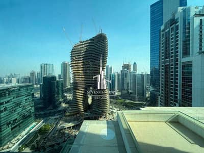 2 habitaciones Apartamento para en Alquiler en Business Bay, Dubai - Apartamento en Business Bay，Executive Towers，Executive Tower J, 2 dormitorios, 150000 AED - 16121897