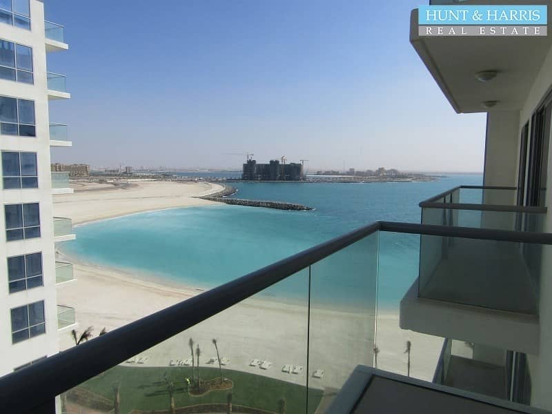 Stunning 1 Bedroom Apartment - On the beach