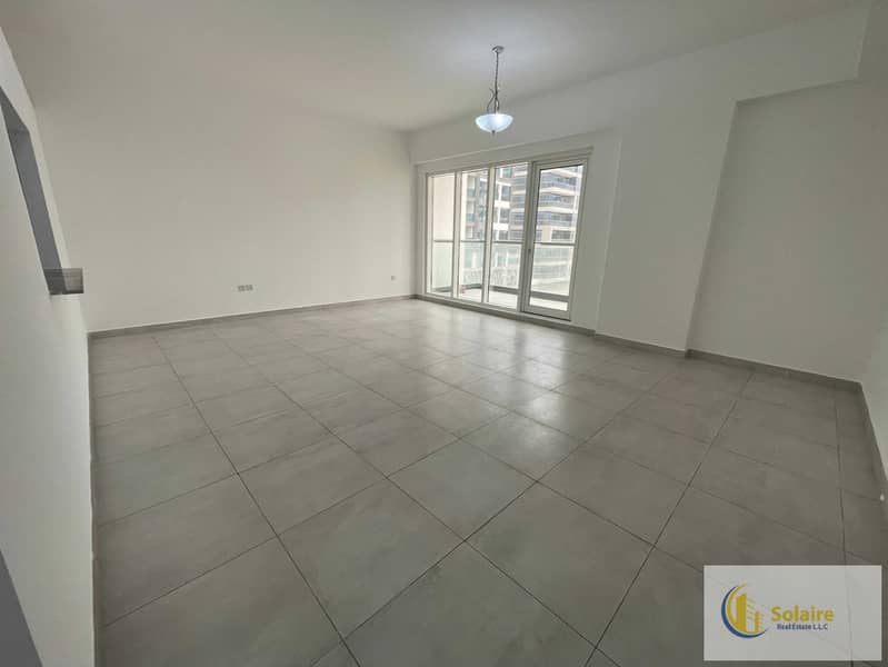 7 411- living room. jpg