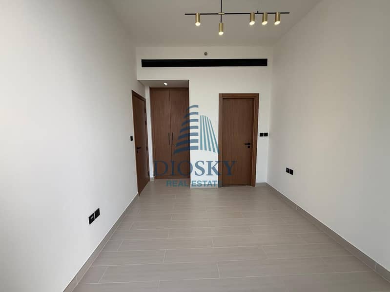 6 Image 6